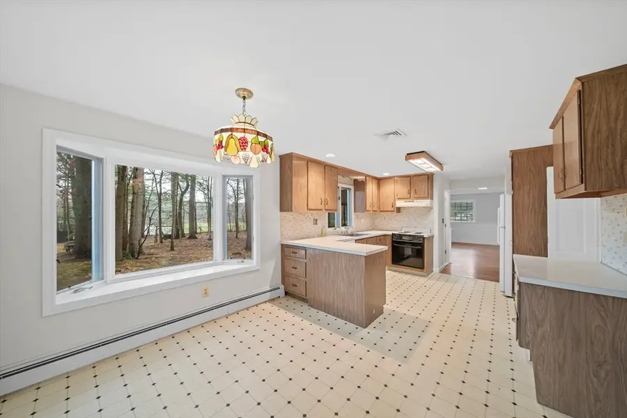 7 Surrey Ln, Canton, MA 02021 - Image #3