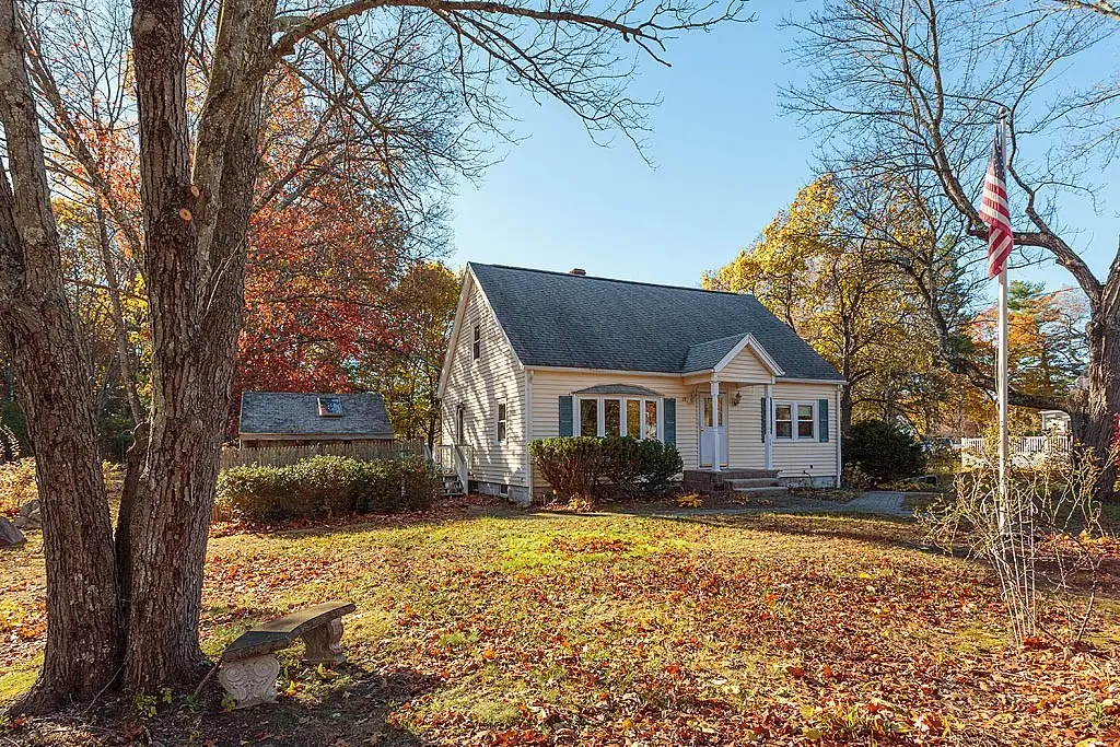 28 Sprague Ave, Chelmsford, MA 01824 - Image #1