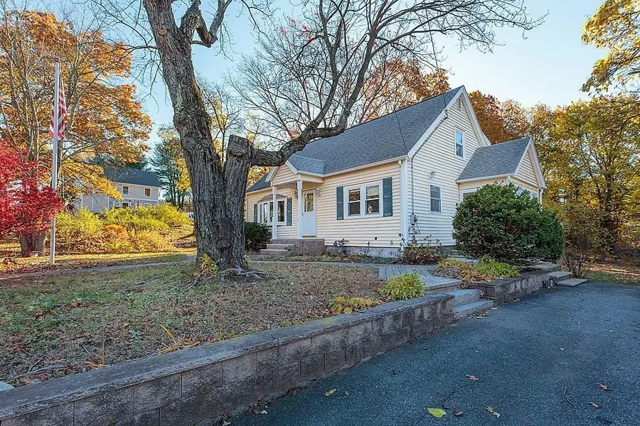 28 Sprague Ave, Chelmsford, MA 01824 - Image #2