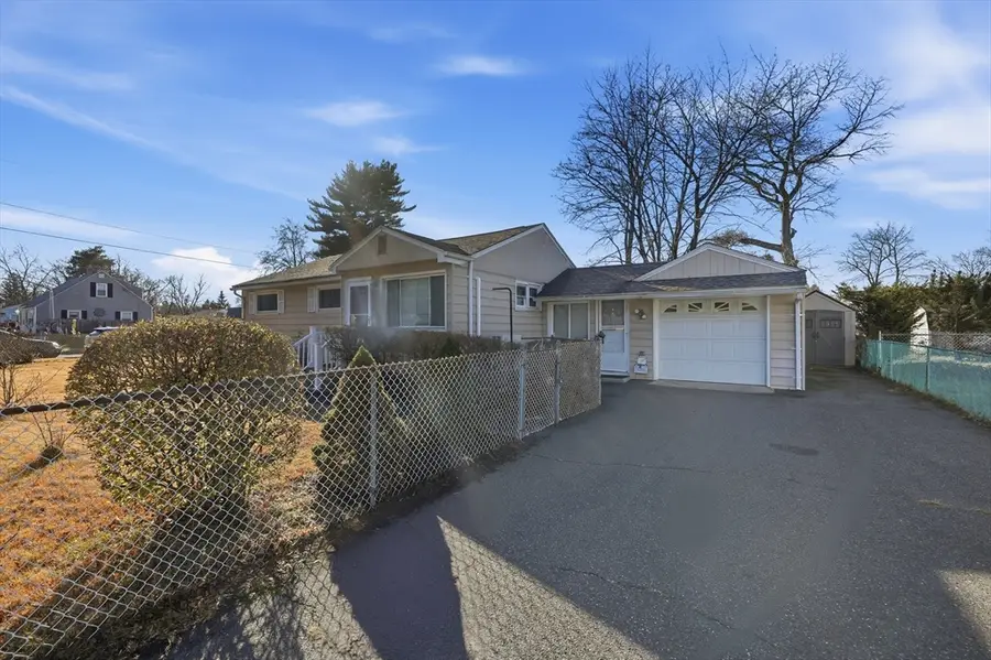 744 Bradley Rd, Springfield, MA 01109 - Image #2