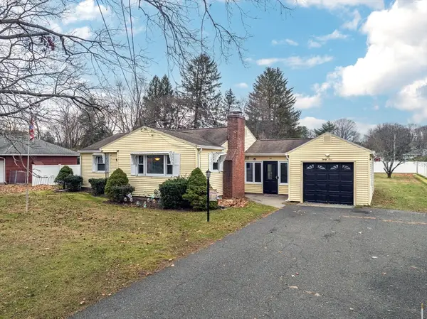 31 Stone Path Ln, West Springfield, MA 01089
