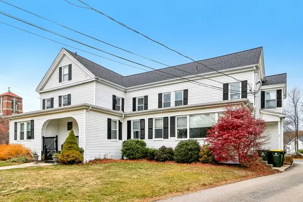 14 Pleasant St #A, Franklin, MA 02038