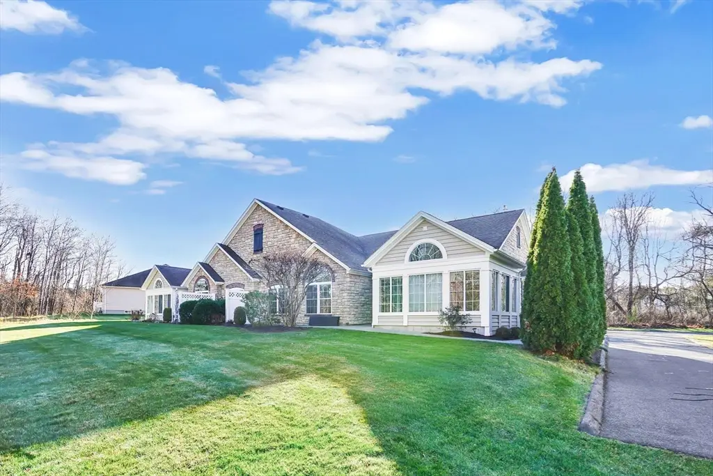 126 Stonybrook Way #126, South Hadley, MA 01075 - Image #1