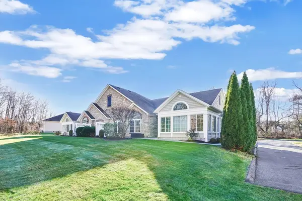 126 Stonybrook Way #126, South Hadley, MA 01075