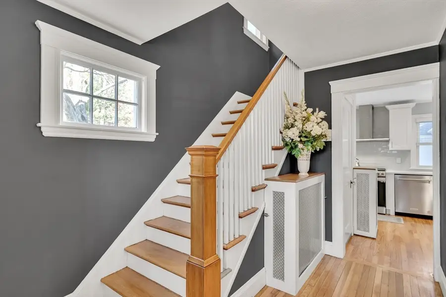 33 Avon Road, Wellesley, MA 02482 - Image #3