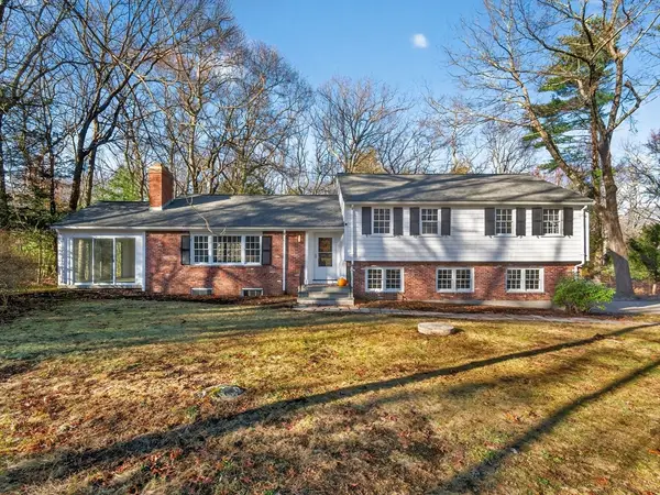 1 Crest Dr W, Dover, MA 02030