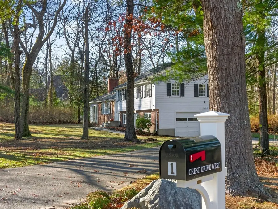 1 Crest Dr W, Dover, MA 02030 - Image #3