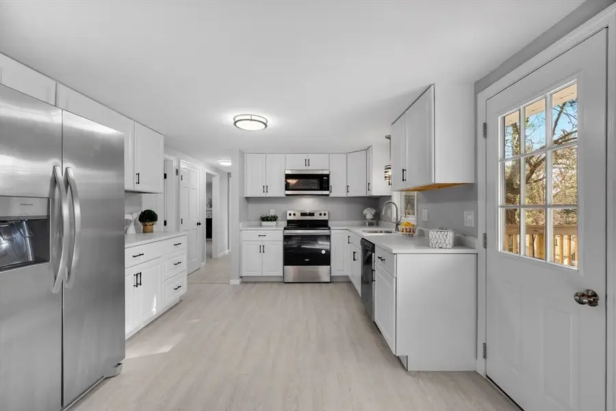 17 Fresh Pond Cir, Plymouth, MA 02360 - Image #2