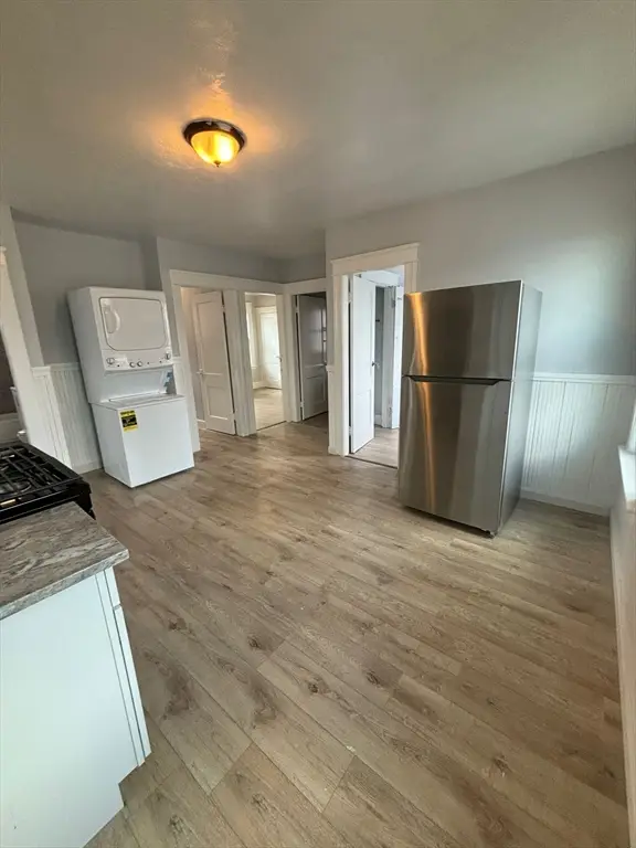 12 Hillside St, Worcester, MA 01610