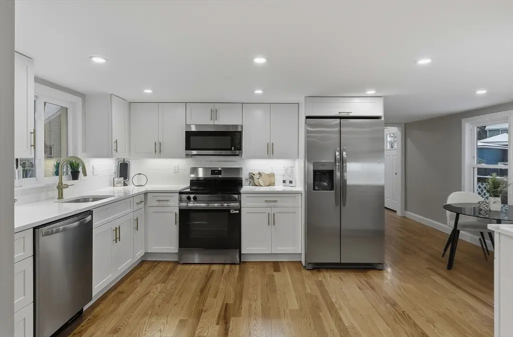 35 Oak St, Tewksbury, MA 01876 - Image #1