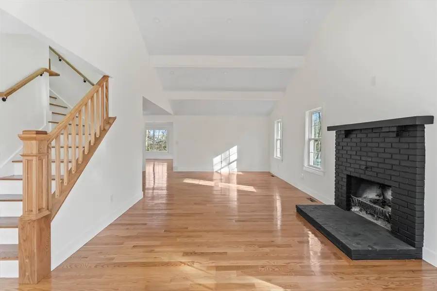 32 Laurel Ln, Raynham, MA 02767 - Image #3