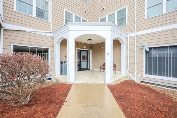 8 Walnut St #209, Peabody, MA 01960