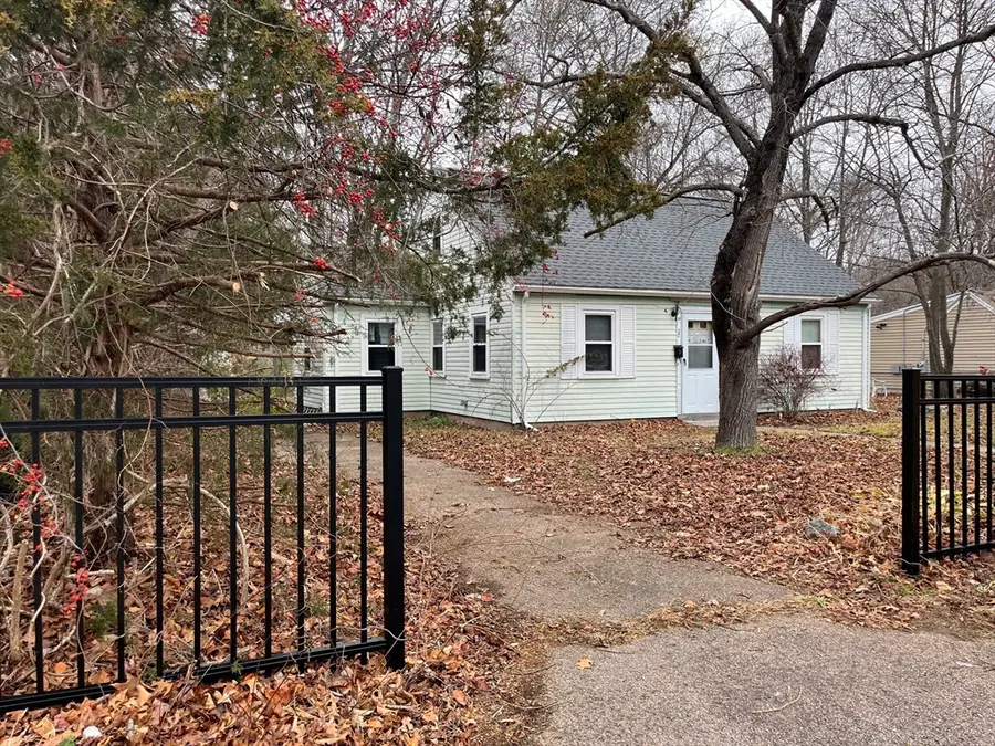 32 Doty Dr, Stoughton, MA 02072 - Image #2