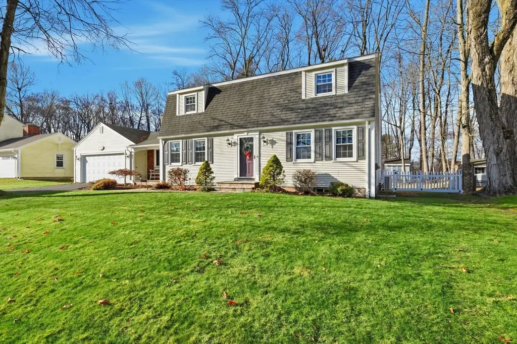 283 Forest Gln, West Springfield, MA 01089 - Image #1