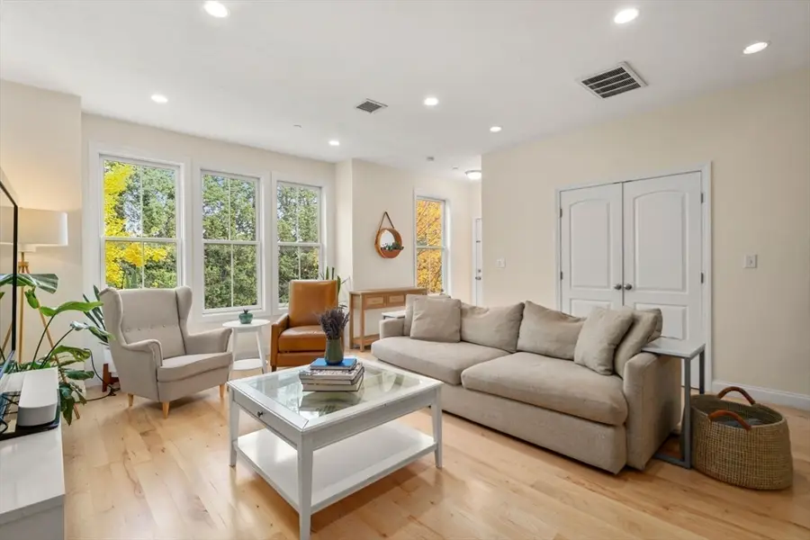 371 Maverick St #2, Boston, MA 02128 - Image #3