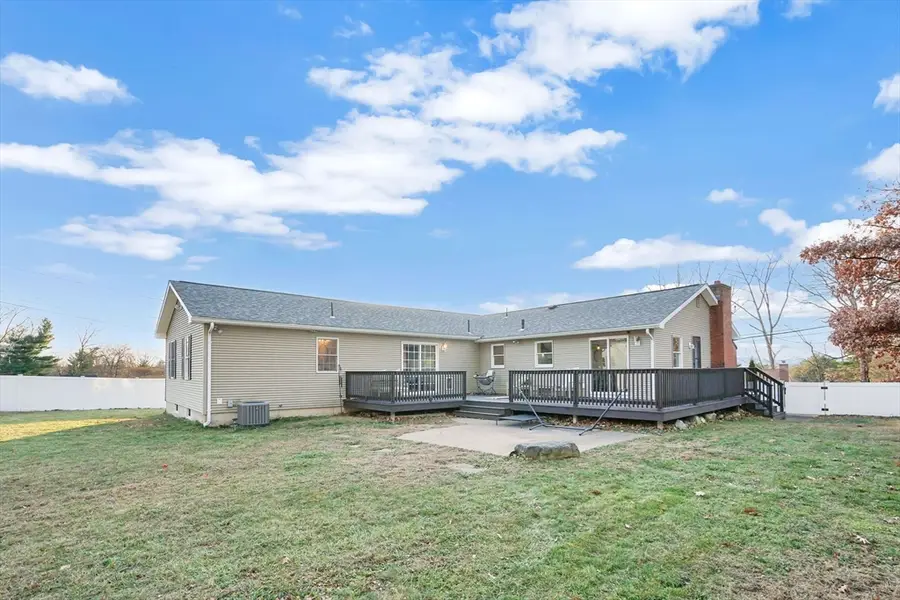 29 Sunrise Ter, Westfield, MA 01085 - Image #2