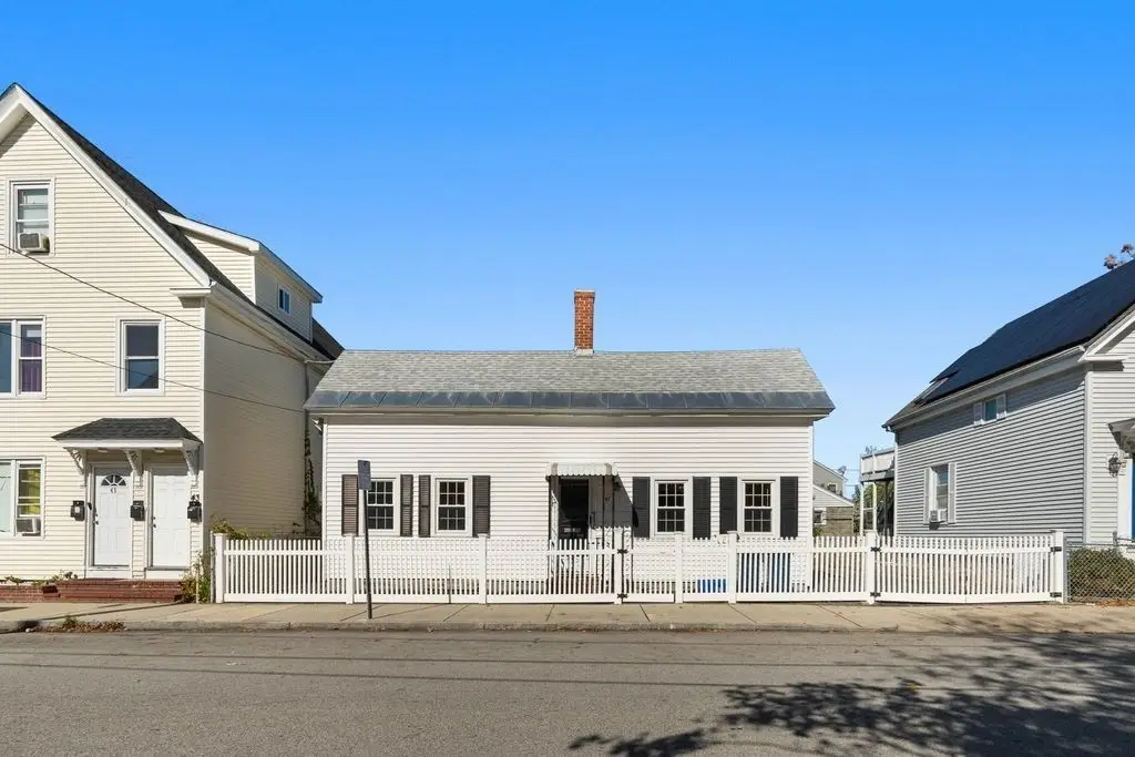 41 Durham St, Lawrence, MA 01843 - Image #1