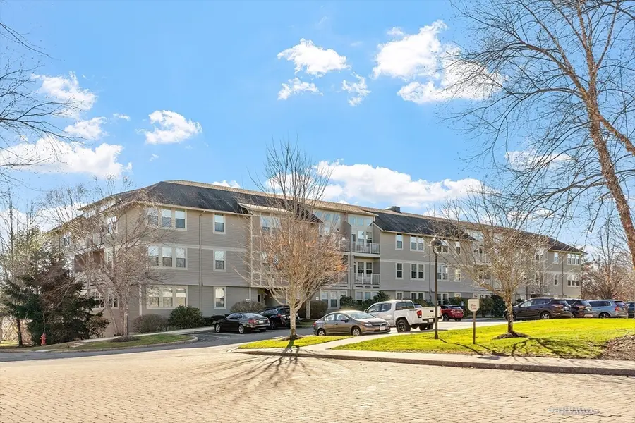 3 Harvest Dr #107, North Andover, MA 01845 - Image #2