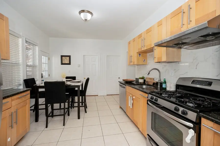 118 Brook Rd #2, Quincy, MA 02169 - Image #2