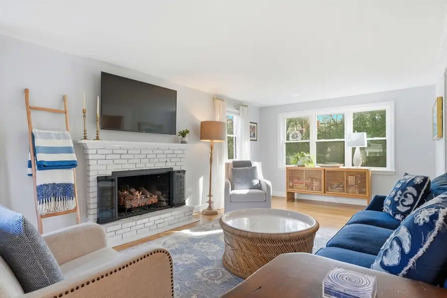 47 Wellington Ln, Duxbury, MA 02332 - Image #2