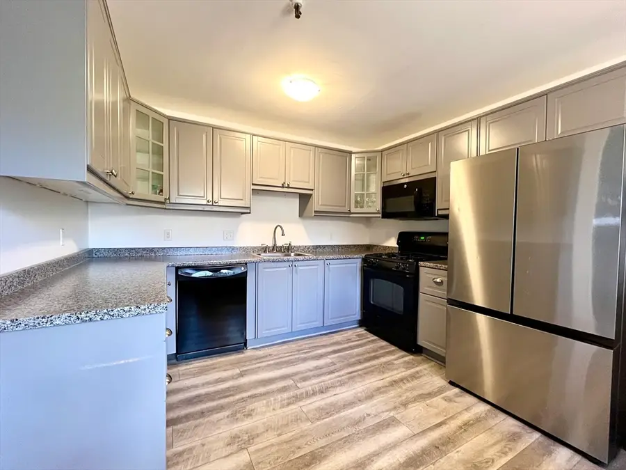 74 Tennis Plaza Rd #34, Dracut, MA 01826 - Image #2