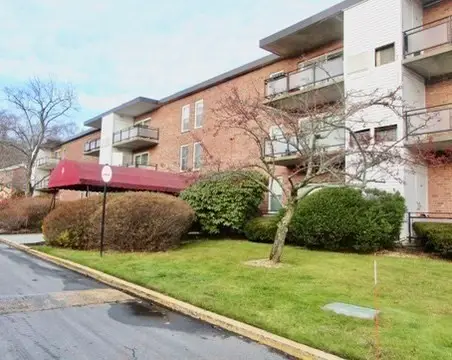 44 Broadlawn Park #22A, Chestnut Hill, MA 02467 - Image #1