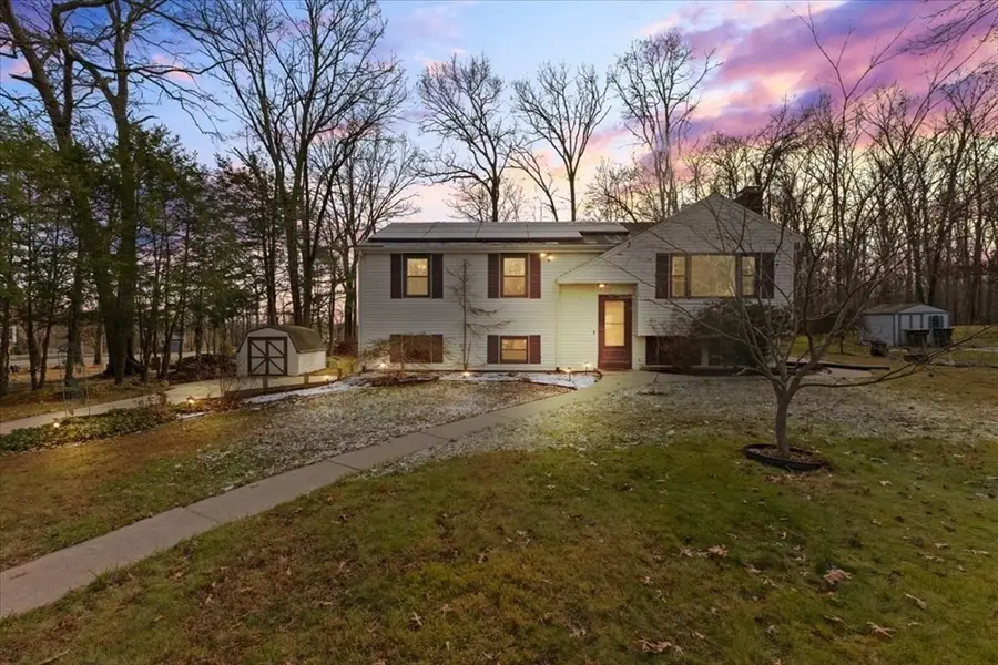 4 Little Tree Ln, Bellingham, MA 02019 - Image #2