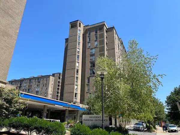 33 Pond Ave #422, Brookline, MA 02445