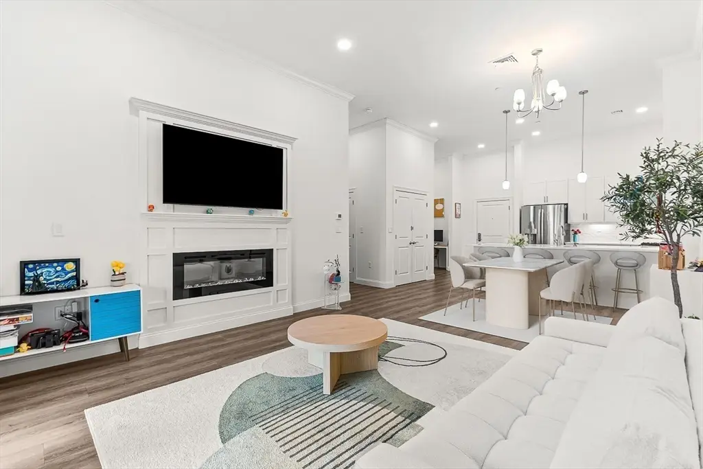 320 Middlesex Ave #E403, Medford, MA 02155 - Image #1