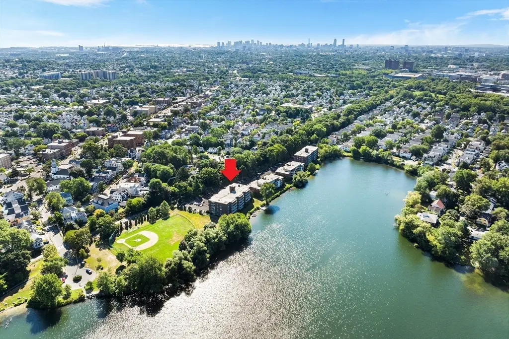 34 Hamilton Rd #302, Arlington, MA 02474 - Image #1