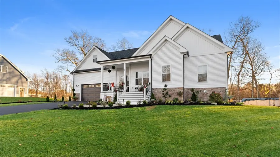 46 Magnolia Dr, Swansea, MA 02777 - Image #2