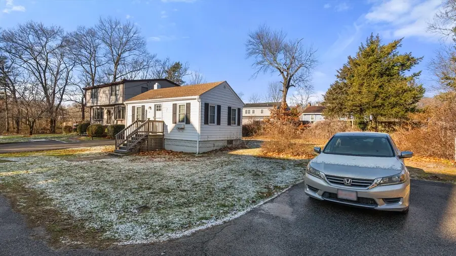 69 Hastings Rd, Dedham, MA 02026 - Image #2