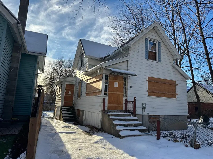 196 Massasoit St, Springfield, MA 01107 - Image #2