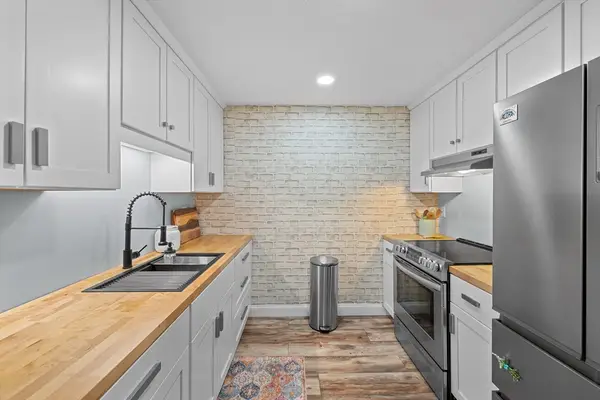 75 Huntoon Memorial Hwy #1-3, Leicester, MA 01524