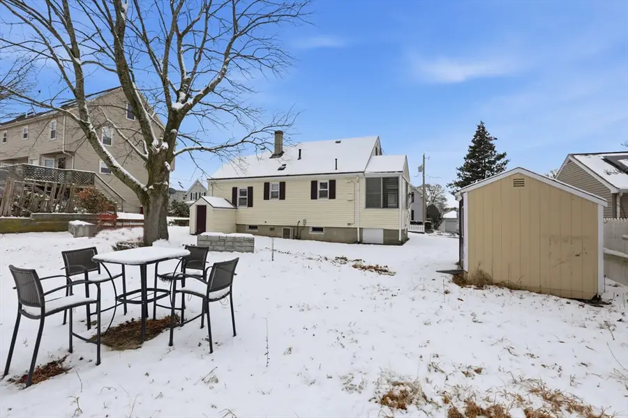 39 Phoebe Ave, Lowell, MA 01854 - Image #3