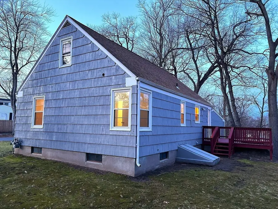 37 Plateau Cir, West Springfield, MA 01089 - Image #3