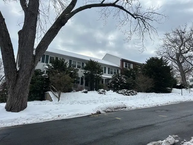 153 Round Hill Rd #153, Northampton, MA 01060 - Image #1