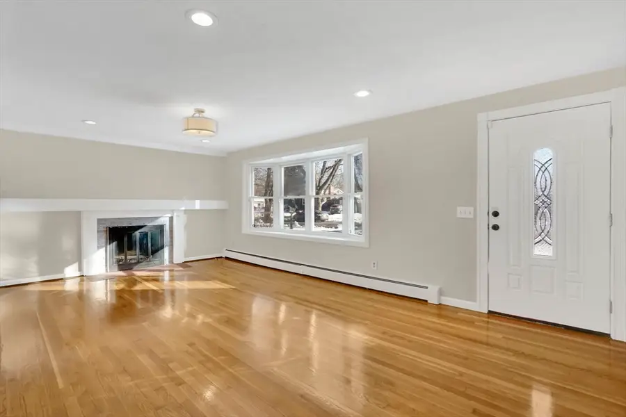 68 Peros Dr, Agawam, MA 01001 - Image #2