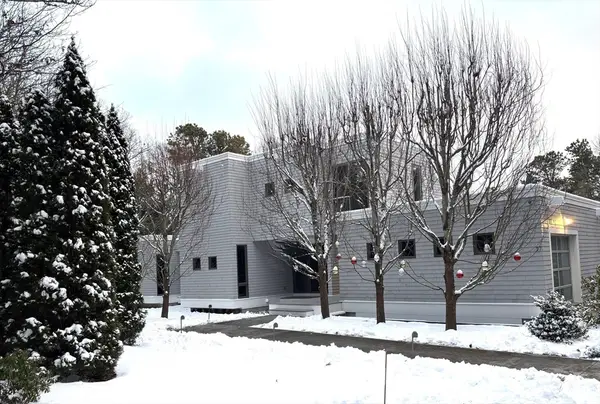 37 The Hunt Cir, Mashpee, MA 02649