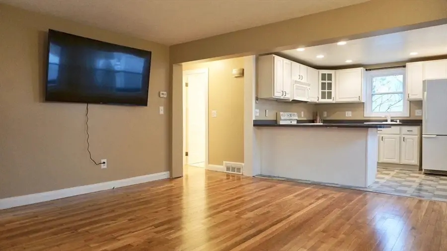 25 Halliden St, Stoughton, MA 02072 - Image #3