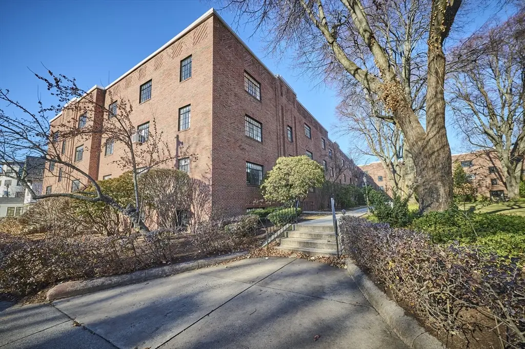 100 Sewall Ave #5, Brookline, MA 02446 - Image #1