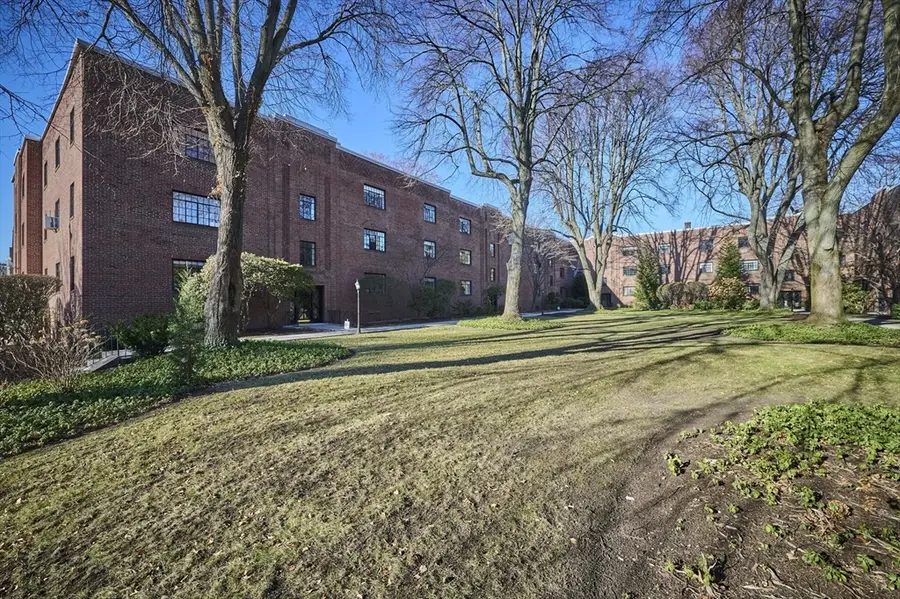 100 Sewall Ave #5, Brookline, MA 02446 - Image #2