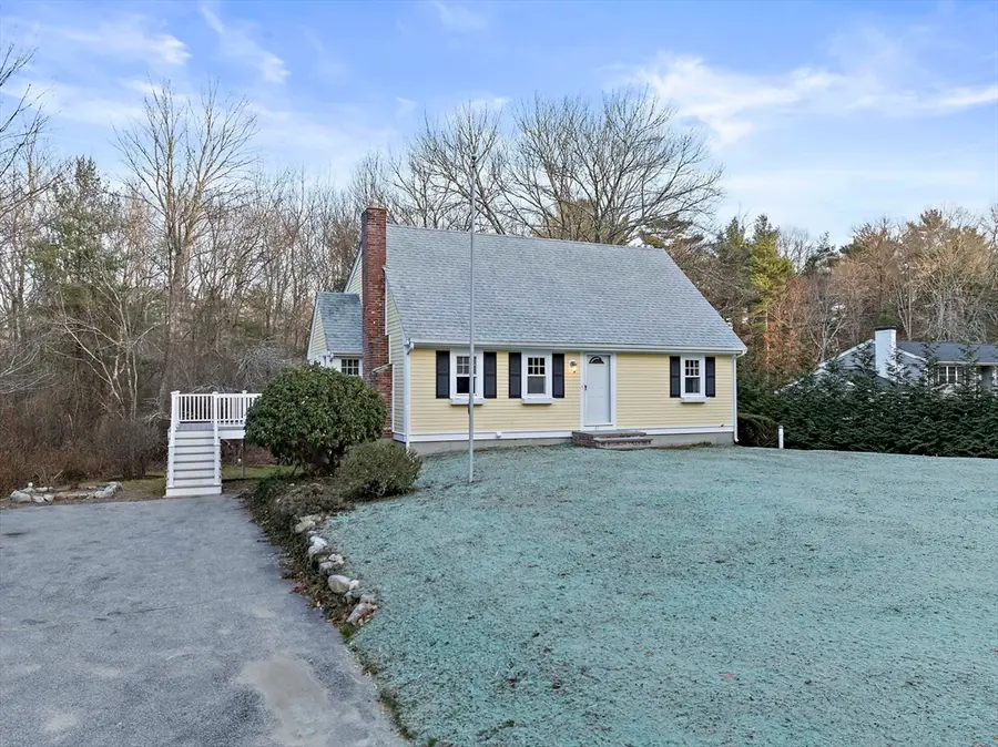 85 Grove St, Hanover, MA 02339 - Image #2