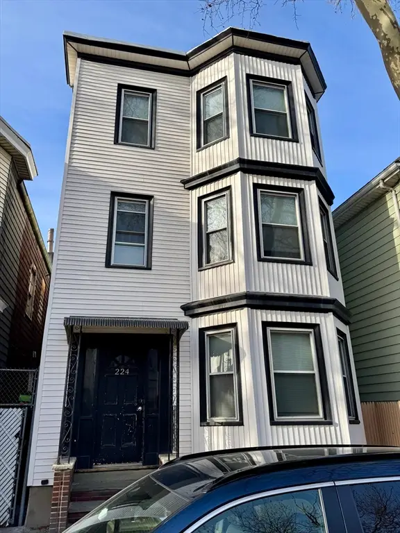 224 Chelsea Street, Boston, MA 02128