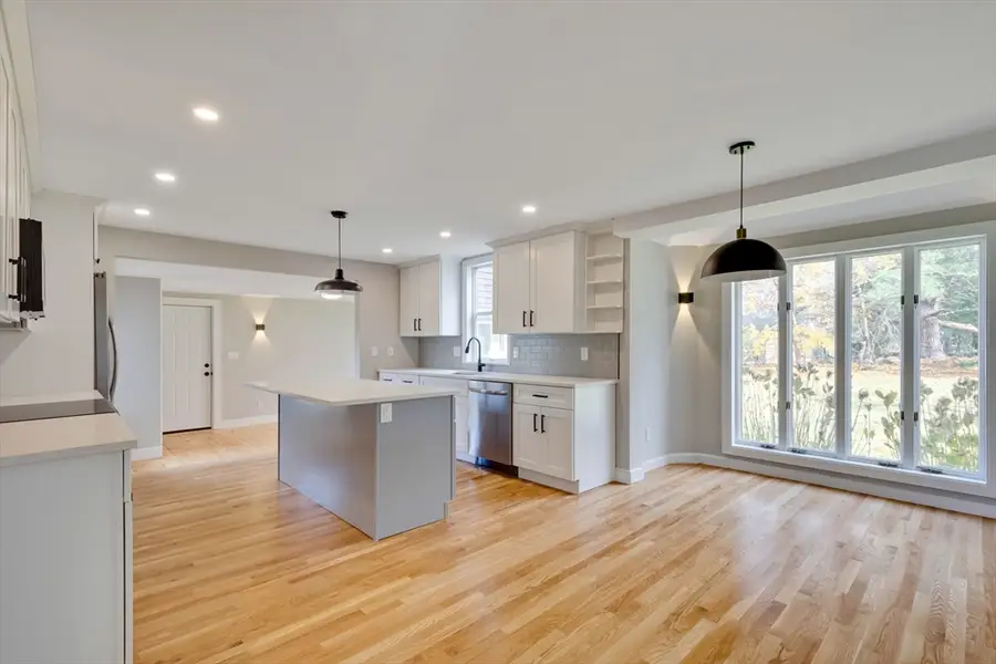 34 Irving Dr, Walpole, MA 02081 - Image #2