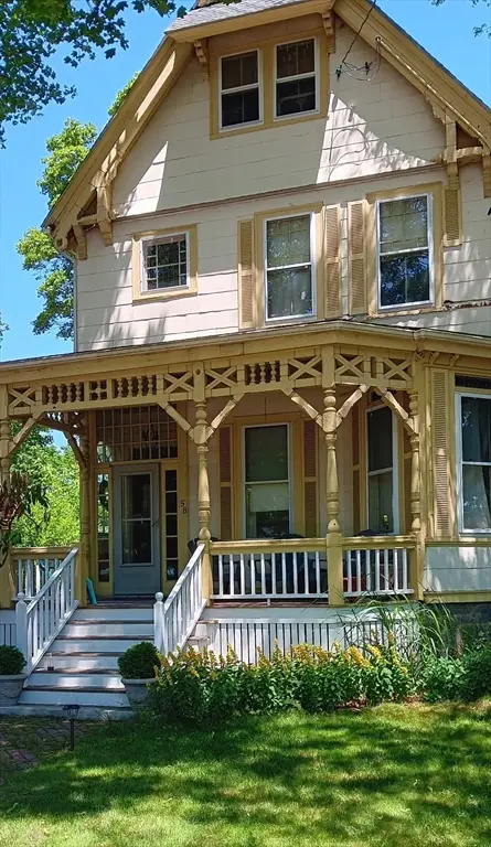 58 Oak St, Boston, MA 02136