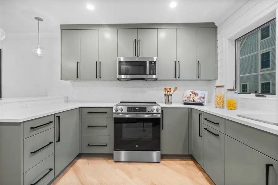 5 Chatham St #5, Watertown, MA 02472 - Image #2