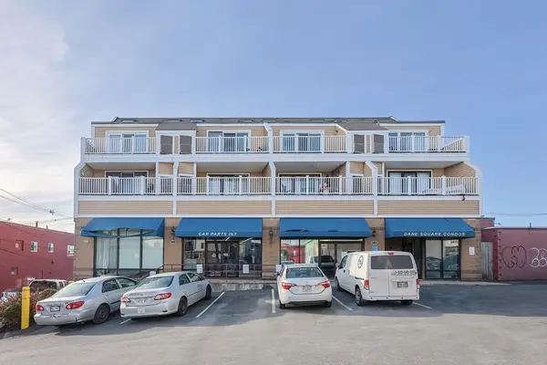 348 Rantoul Street #202, Beverly, MA 01915