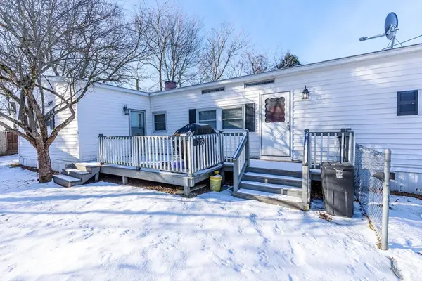 195 Shoreline Dr, Billerica, MA 01862