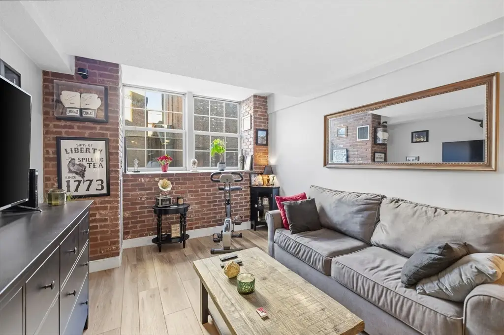 200 Market Street #4303, Lowell, MA 01852 - Image #1